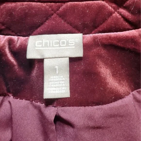 Chico’s Quilted Vest Burgundy Women’s Size 1 (M/8) Velour Velvet Feel Zip Front - Picture 4 of 7